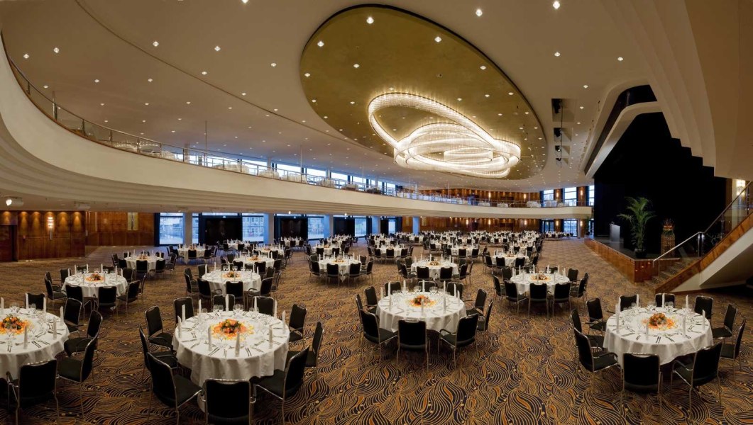 Conference room "Saal Maritim" banquet seating, © Copyright/Maritim Hotel Düsseldorf