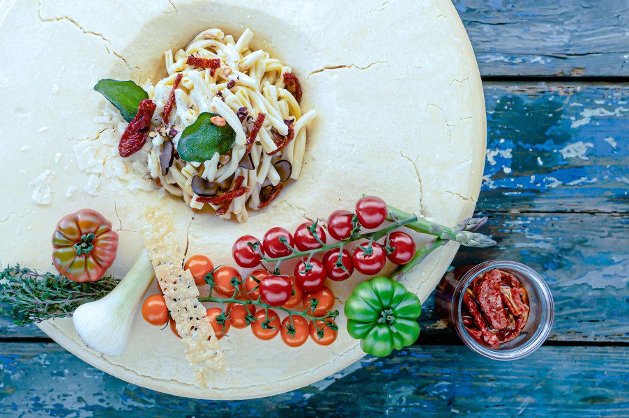 pasta-parmesanlaib-oben-12, © Copyright/cateringart event + concept GmbH & Co. KG