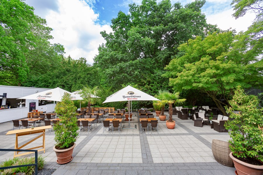 Biergarten, © Copyright/Dorint Kongresshotel Düsseldorf/Neuss