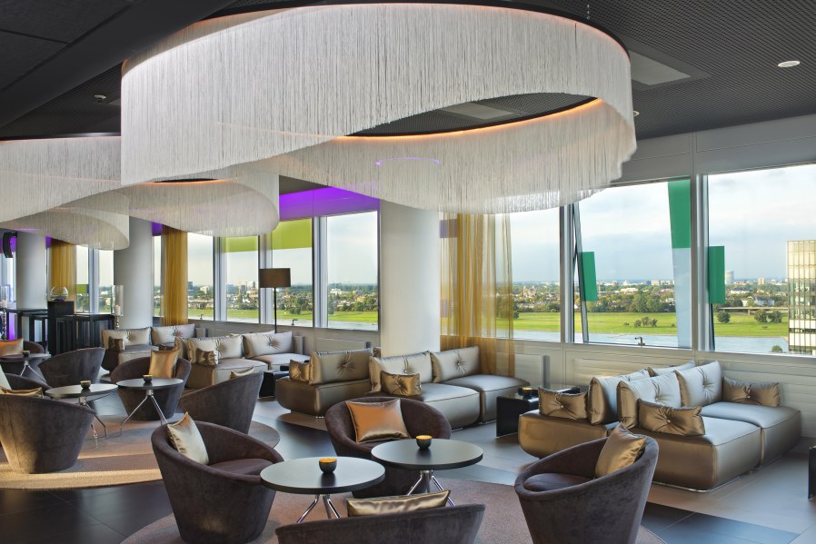 214InnsideDüsseldorfHafen-The View Skylounge & Bar Night, © Sol Meliá Deutschland GmbH