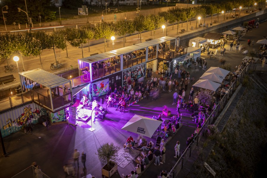 Vogelperspektive_bei_Nacht, © Stadtstrand Düsseldorf GmbH